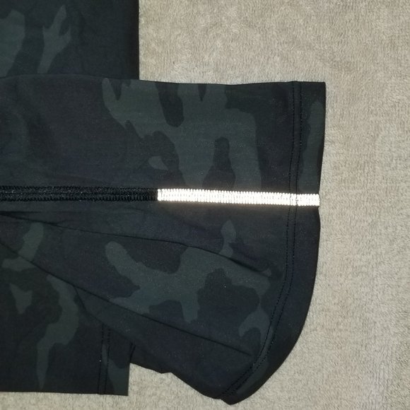 Lululemon Outrun the Heat Short Sleeve Incognito Camo Multi Gator Green 10 EUC - Picture 5 of 10